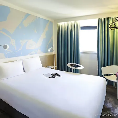 Ibis Styles Nord Sesquieres מלון