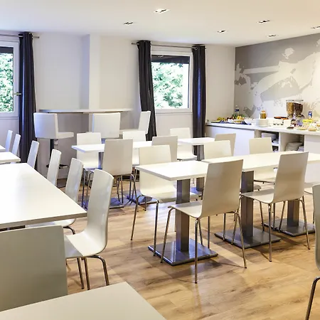 Ibis Styles Nord Sesquieres מלון 3*